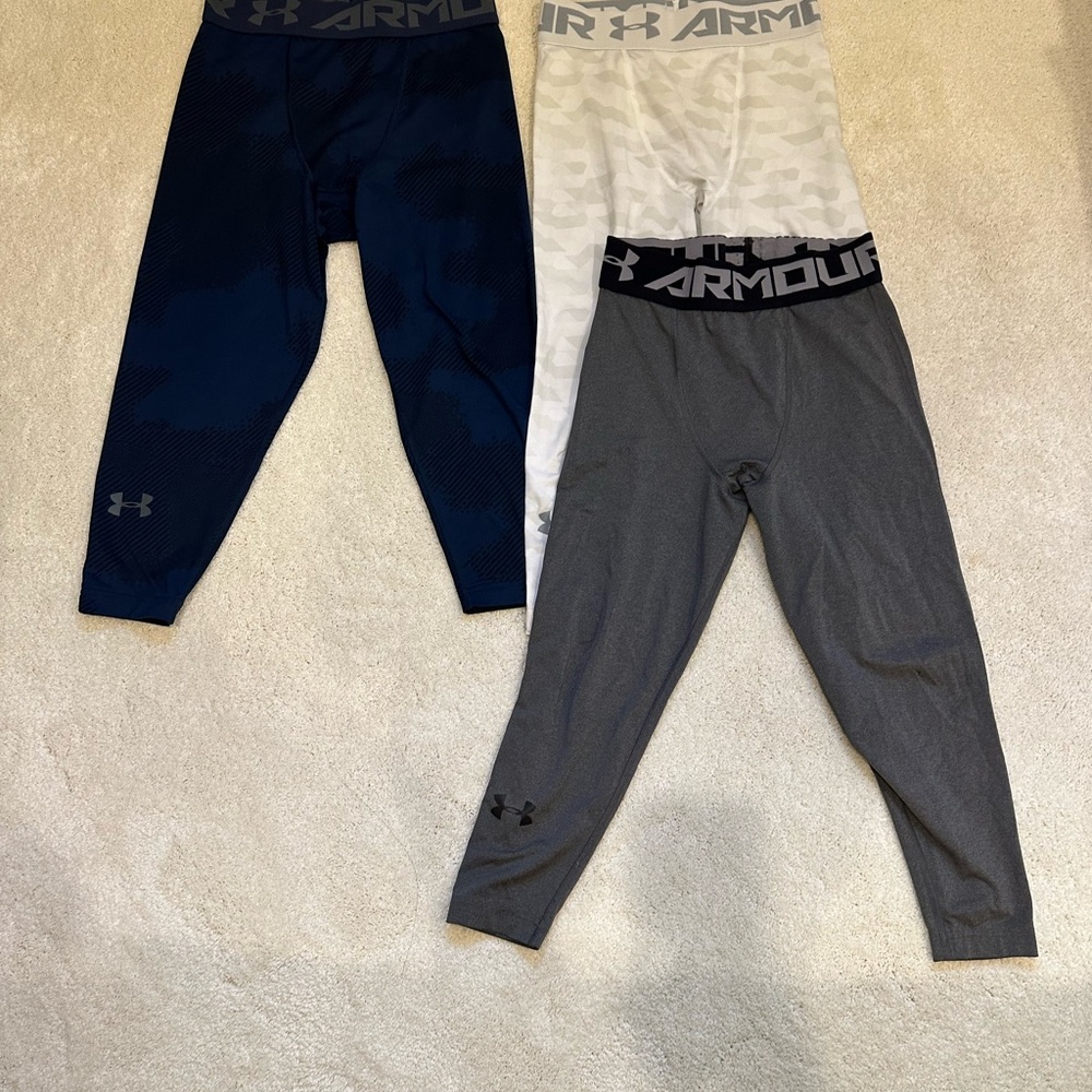 Men’s size small Under Armour Cropped Compression Tights